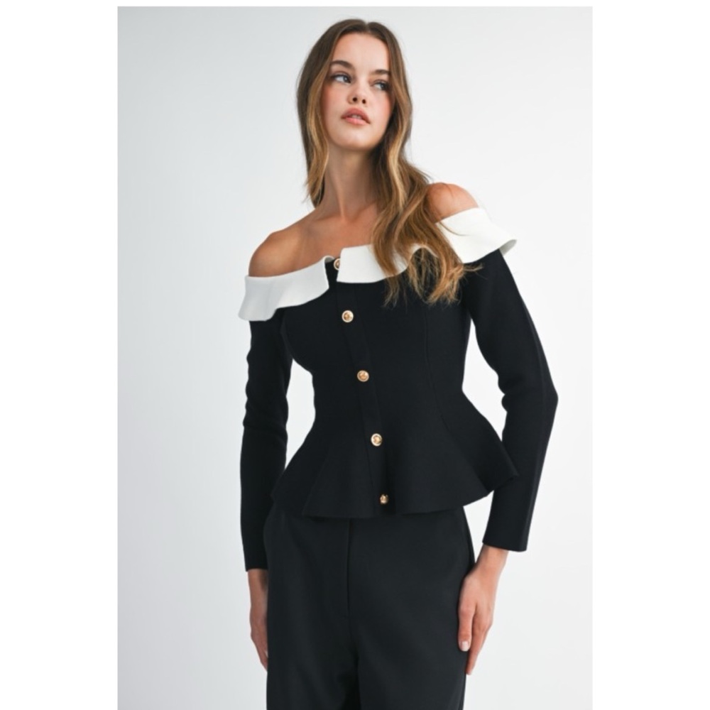 740 • Lux Black Viscose Blend Knit Peplum Top Gold Buttons White Flounce Collar - Picture 4 of 16
